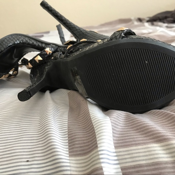 NWOT~ Black Shoes - Picture 5 of 6